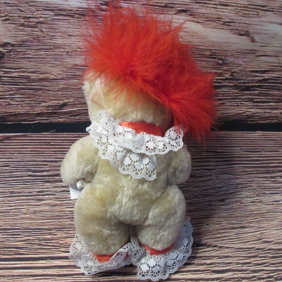 Country Cozy’s “BORN TO SHOP” Decorative Plush Female Jointed Bear w/Accessories - Picture 4 of 4